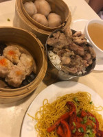 Le Ching Tea House food