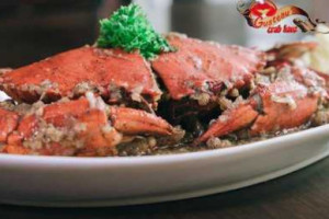 Gusteau's Crab Hauz food