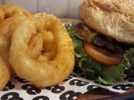 8 Cuts Burger Blends food