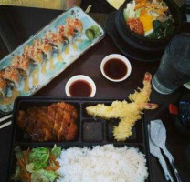 Makimoto Sushi Bar Restaurant food