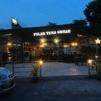 Pilar Tuna Grille food