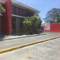 Jollibee outside