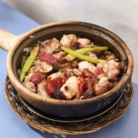 Lian He Ben Ji Claypot food