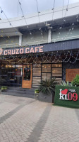 Cruzo Cafe Grills outside