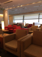 Cathay Pacific First And Business Class Lounge food