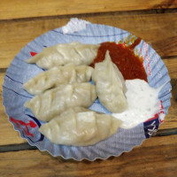 Chavdar Momos food