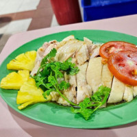 Xing Yun Hainanese Boneless Chicken Rice food