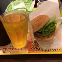 Freshness Burger フレッシュネスバーガー food