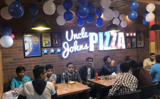 Uncle John's Pizza food