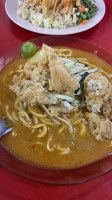 Vegetarian Mee Rebus food