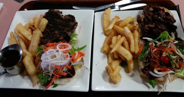 Coledale Rsl food