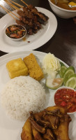 Restoran Sunda Khas Purwakarta Pamulang food