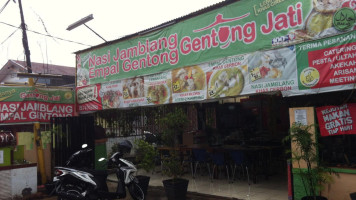 Rumah Gentong Jati outside