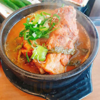 뼈마시감자탕부대찌개 food