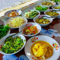 Khanom Jeen Baan Bang Kan food