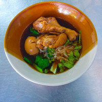 Pranom Shredded Chicken Noodles (wat Phanom Yong) food