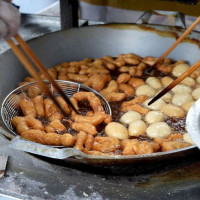 Pathongko Mae Pranee food