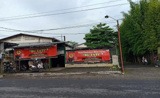 Soto Ayam Bu Yati food