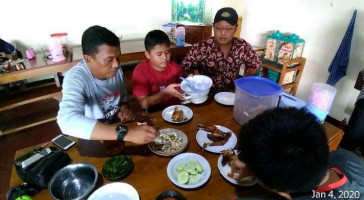 Ayam Goreng Kampung Mbak Mul inside