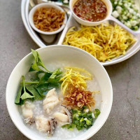 Krua Kao Kuk food