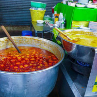 Sanpakoi Kanomjeen food