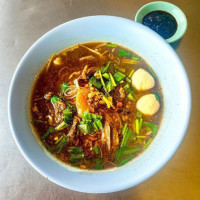 Pa Noi Beef Noodles food