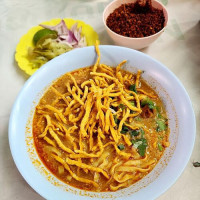 Khao Soi Lung Prakit Kad Kom food