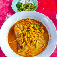 Khao Soi Lung Prakit Kad Kom food