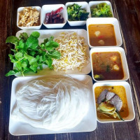 Khanom Jeen Pradok Ban Kru Yod food