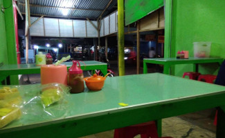 Ayam Geprek Mang Uung Karimata inside