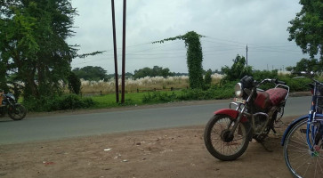 Pakija Cum Tea Stall (lalu) outside