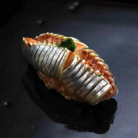 Sushi Sanshin food