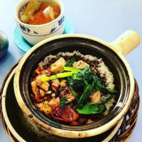 Lian He Ben Ji Claypot food