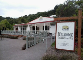 Puhoi Valley Cafe Cheese Store outside