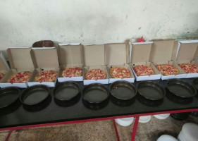 Shifa Pizza Center food