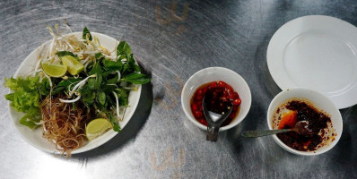 Quán Cẩm Bún Bò Huế food