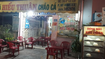 Bún Cá Hiếu Thuận outside