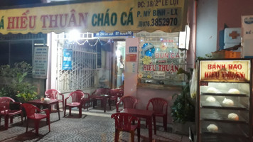 Bún Cá Hiếu Thuận inside