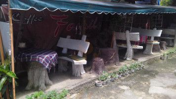 Family Strawberry Coffee outside