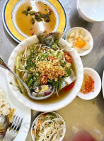 Cơm Tấm Thuận Kiều food