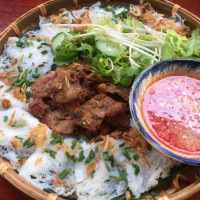 Bánh Xèo Tôm Nhảy Năm Hiền food