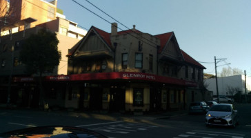 Glenroy Hotel inside