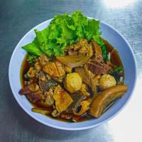 Rote Yiam Beef Noodle (saeng Tawan) inside