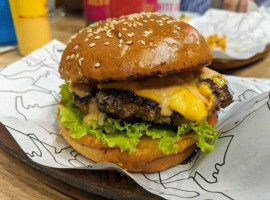 8 Cuts Burger Blends food