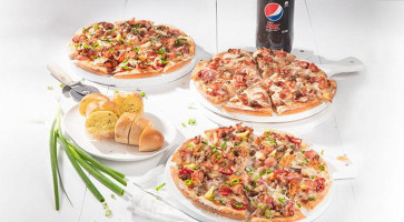 Domino's Pizza Leeton food