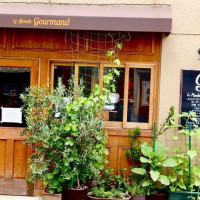 Le Monde Gourmand food