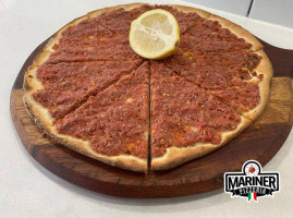 Mariner Pizzeria food