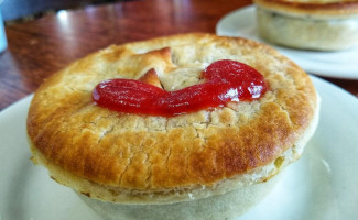 Tooradin Bakery food