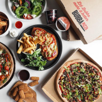 Bubba Pizza, Pasta & More food