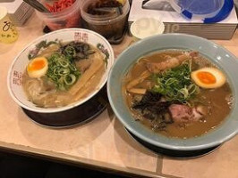 Bó Duō とんこつ Zhēn Xiào Xióng food